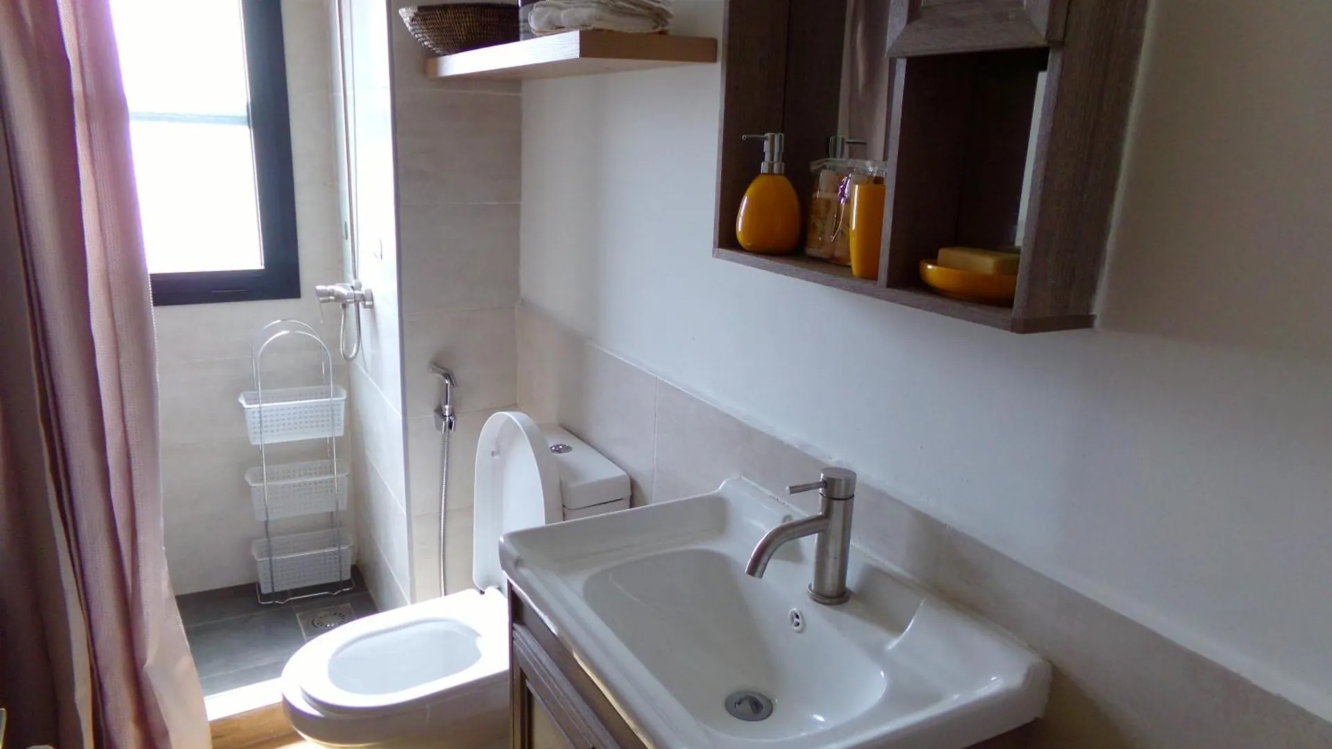 2 Bedroom Apartment, Nice Aerial View, Pool, Fitness Dakar Senegal